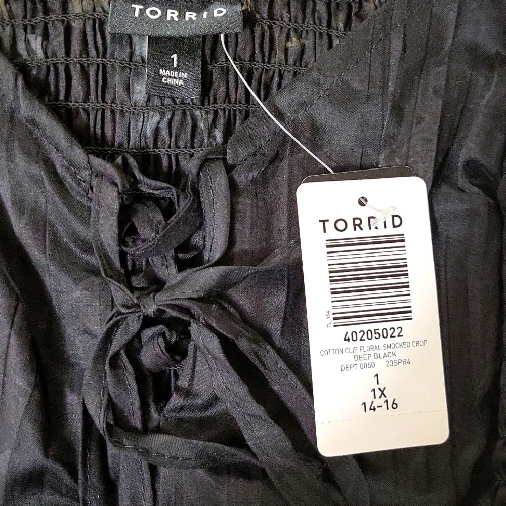 Cotton Clip Floral SmockedCrop Top from Torrid NWT - Picture 5 of 5